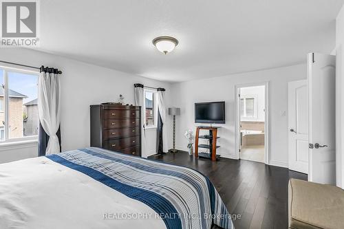 85 Wyndham Circle, Georgina, ON - Indoor Photo Showing Bedroom