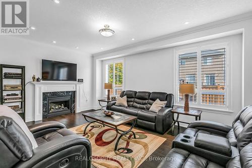 85 Wyndham Circle, Georgina, ON - Indoor Photo Showing Living Room With Fireplace