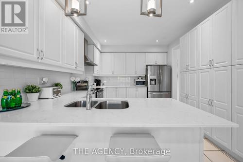 276 Fasken Court, Milton, ON - Indoor Photo Showing Kitchen With Double Sink With Upgraded Kitchen