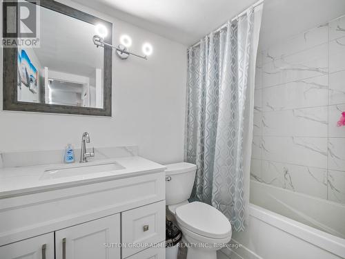 502 - 31 Four Winds Drive, Toronto, ON - Indoor Photo Showing Bathroom