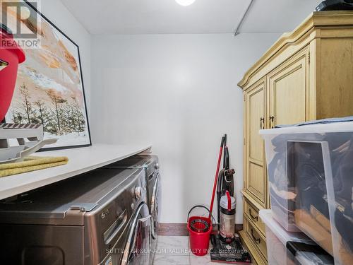 502 - 31 Four Winds Drive, Toronto, ON - Indoor Photo Showing Laundry Room