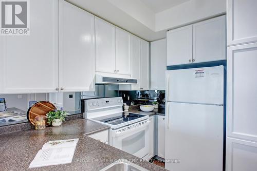 2309 - 1 Elm Drive, Mississauga, ON - Indoor Photo Showing Kitchen