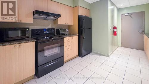 2309 - 1 Elm Drive, Mississauga, ON - Indoor Photo Showing Kitchen