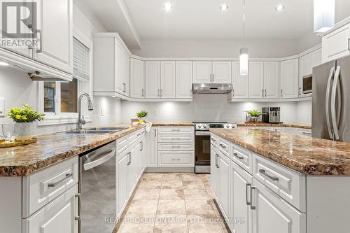 81 Laverty Crescent, Orangeville, ON - Indoor Photo Showing Kitchen With Double Sink With Upgraded Kitchen