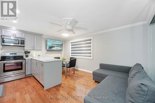 8 Kirkham Drive, Ajax, ON - Indoor Photo Showing Kitchen