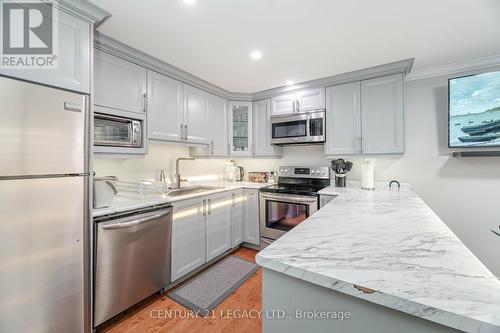 8 Kirkham Drive, Ajax, ON - Indoor Photo Showing Kitchen With Upgraded Kitchen