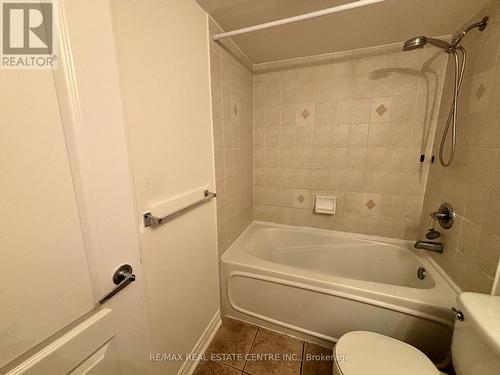 711 - 4080 Living Arts Drive, Mississauga, ON - Indoor Photo Showing Bathroom