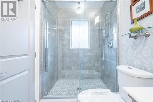 4306 Lakeshore Road, Burlington, ON - Indoor Photo Showing Bathroom