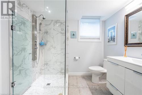 4306 Lakeshore Road, Burlington, ON - Indoor Photo Showing Bathroom