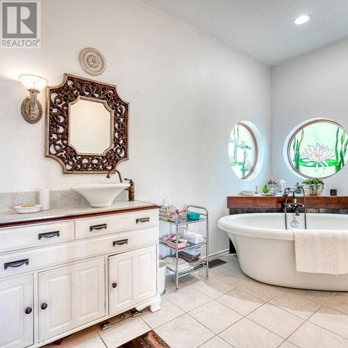 56 Nerie Road, Vernon, BC - Indoor Photo Showing Bathroom