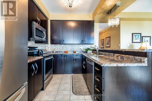 202 - 395 Lakebreeze Drive, Clarington (Newcastle), ON - Indoor Photo Showing Kitchen With Stainless Steel Kitchen With Upgraded Kitchen