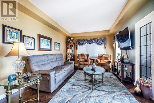 202 - 395 Lakebreeze Drive, Clarington (Newcastle), ON - Indoor Photo Showing Living Room