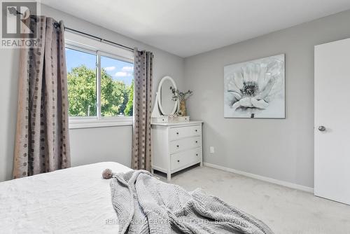 19 Vanstone Court, Clarington (Bowmanville), ON - Indoor Photo Showing Bedroom