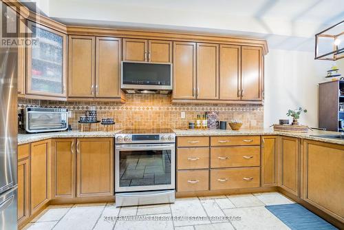 29 - 180 Blue Willow Drive, Vaughan (East Woodbridge), ON - Indoor Photo Showing Kitchen