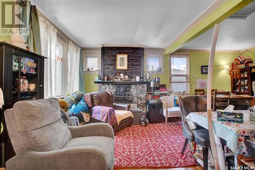 707 Mcpherson Avenue, Saskatoon, SK - Indoor Photo Showing Living Room