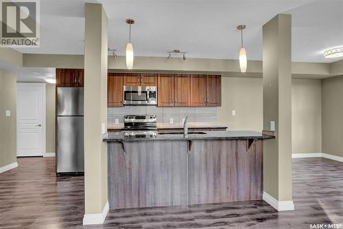 205 5303 Universal Crescent, Regina, SK - Indoor Photo Showing Kitchen