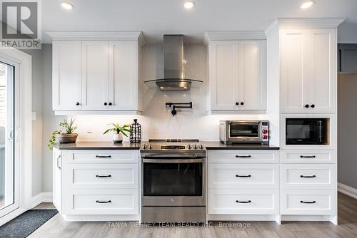 54 Mitchell Avenue, Whitby, ON - Indoor Photo Showing Kitchen With Upgraded Kitchen