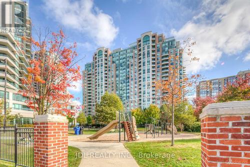 907 - 23 Lorraine Drive, Toronto, ON - Outdoor With Facade