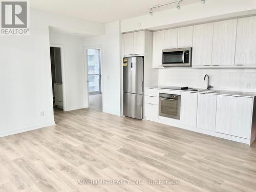 1110 - 38 Forest Manor Road, Toronto, ON - Indoor Photo Showing Kitchen