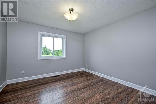 618 Latimer Road, South Mountain, ON - Indoor Photo Showing Other Room