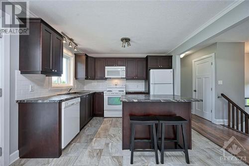 618 Latimer Road, South Mountain, ON - Indoor Photo Showing Kitchen