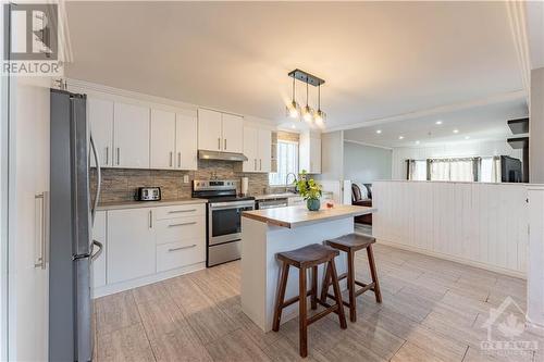 307 Front Road Unit#3, Hawkesbury, ON - Indoor Photo Showing Kitchen With Upgraded Kitchen