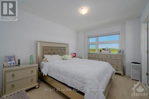 60 Verglas Lane, Ottawa, ON - Indoor Photo Showing Bedroom