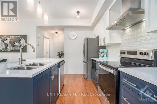 596 Compass Street, Ottawa, ON - Indoor Photo Showing Kitchen With Stainless Steel Kitchen With Double Sink With Upgraded Kitchen