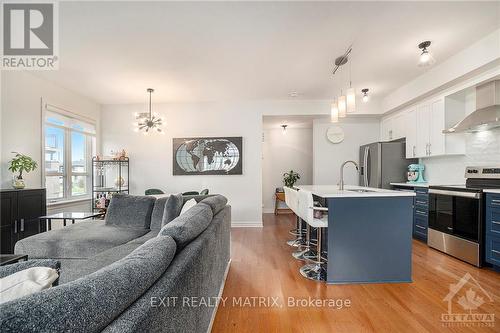 596 Compass Street, Ottawa, ON - Indoor Photo Showing Other Room