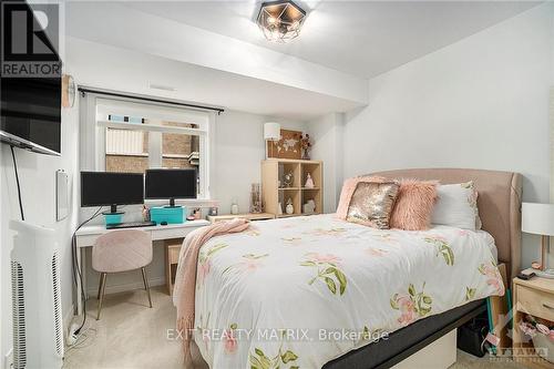 596 Compass Street, Ottawa, ON - Indoor Photo Showing Bedroom