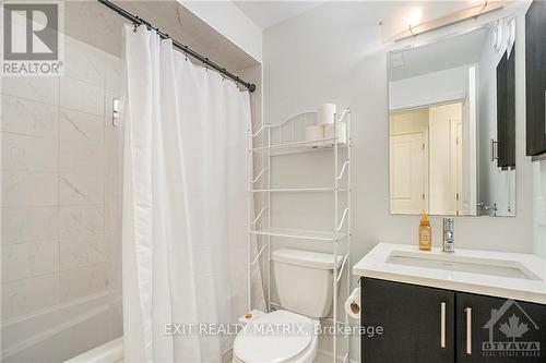 596 Compass Street, Ottawa, ON - Indoor Photo Showing Bathroom