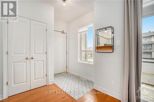 596 Compass Street, Ottawa, ON - Indoor Photo Showing Other Room