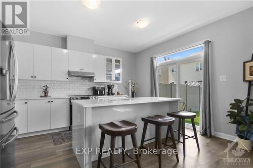 802 Cappamore Drive, Ottawa, ON - Indoor Photo Showing Kitchen With Upgraded Kitchen