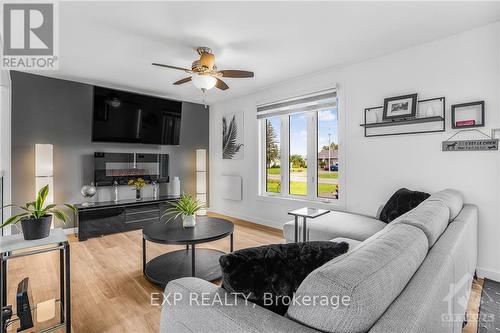 1699 Bay Road, Champlain, ON - Indoor Photo Showing Living Room