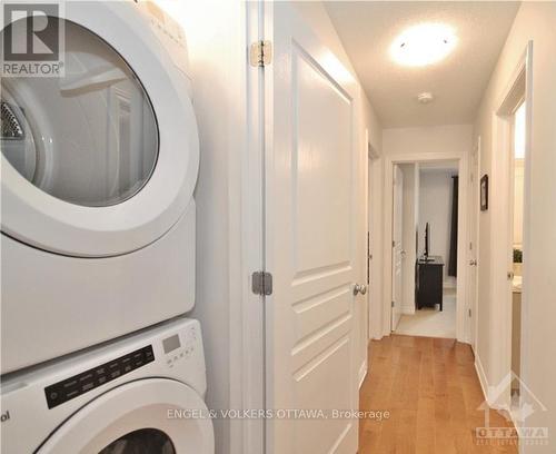 H - 1020 Beryl, Ottawa, ON - Indoor Photo Showing Laundry Room