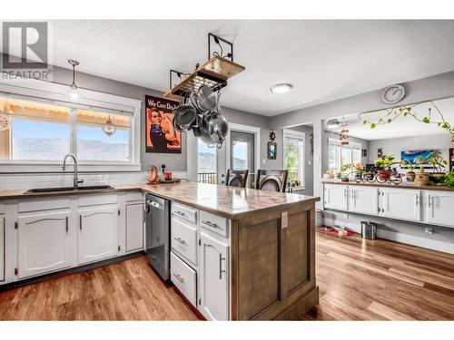 5286 Huston Road, Peachland, BC - Indoor Photo Showing Kitchen