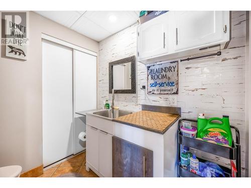 5286 Huston Road, Peachland, BC - Indoor Photo Showing Kitchen