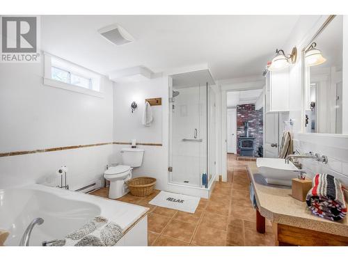 5286 Huston Road, Peachland, BC - Indoor Photo Showing Bathroom