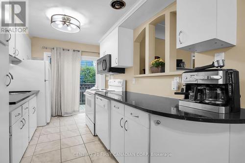 130 Bond Street, London, ON - Indoor Photo Showing Kitchen