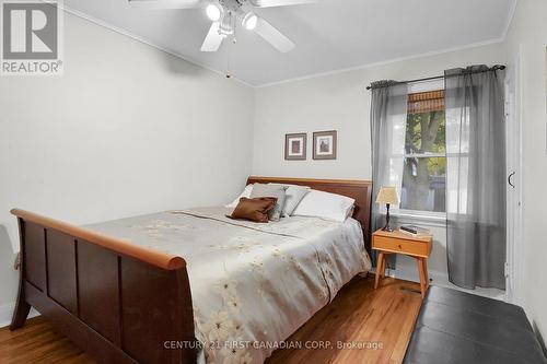 130 Bond Street, London, ON - Indoor Photo Showing Bedroom