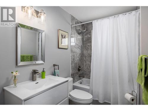 36 Spruce Drive, Vernon, BC - Indoor Photo Showing Bathroom