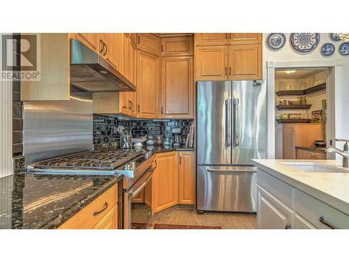 10220 Columbia Way, Vernon, BC - Indoor Photo Showing Kitchen With Stainless Steel Kitchen