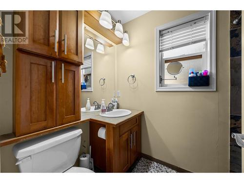 2506 Nechako Drive, Kamloops, BC - Indoor Photo Showing Bathroom