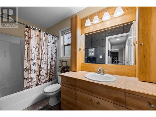 2506 Nechako Drive, Kamloops, BC - Indoor Photo Showing Bathroom