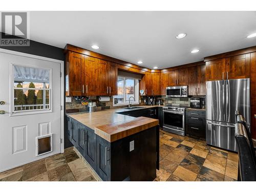 2506 Nechako Drive, Kamloops, BC - Indoor Photo Showing Kitchen