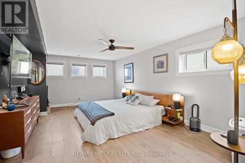 104 Fernbrook Drive, Wasaga Beach, ON - Indoor Photo Showing Bedroom