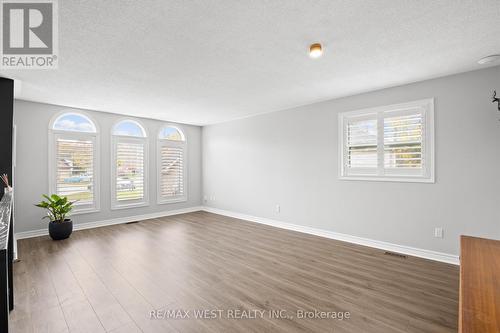 104 Fernbrook Drive, Wasaga Beach, ON - Indoor Photo Showing Other Room