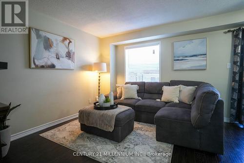 37 - 64 Brisbane Court, Brampton, ON - Indoor Photo Showing Living Room