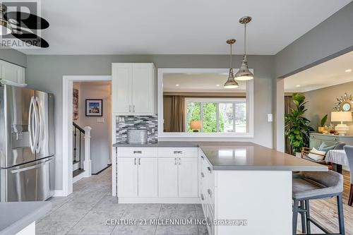 409 Scarsdale Crescent, Oakville, ON - Indoor Photo Showing Kitchen