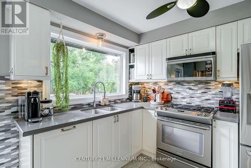 409 Scarsdale Crescent, Oakville, ON - Indoor Photo Showing Kitchen With Double Sink